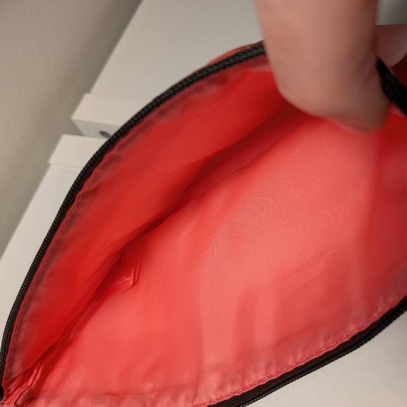 Clinique X Kate Spade Hello Gorgeous Pouch - Picture 5 of 5